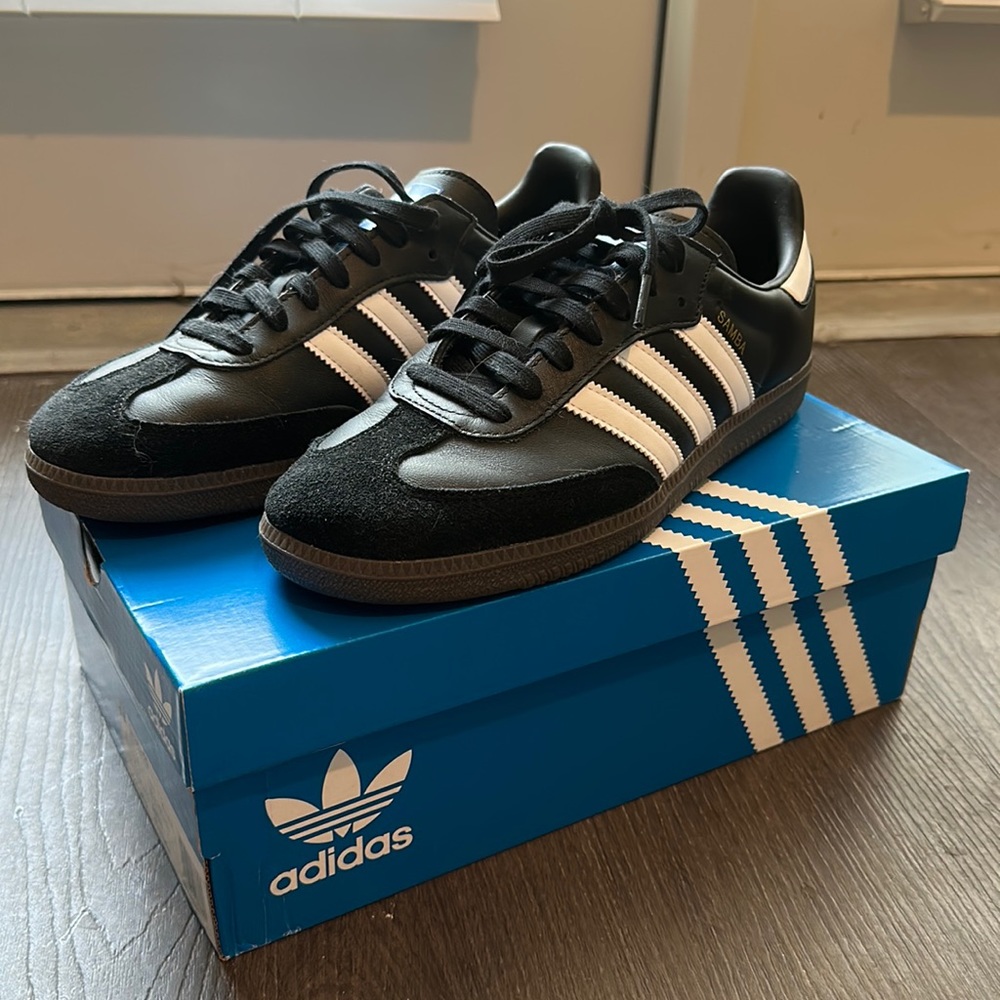 Black Adidas Samba OG size 8.5